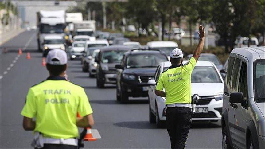 Yeni trafik kanunu geliyor! Kırmızı ışıkta geçmenin bedeli 30 bin TL’ye çıkacak! 7